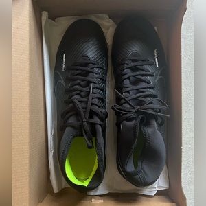 Nike Zoom Superfly 9 Academy TF indoor soccer cleats in black, size 11.5
